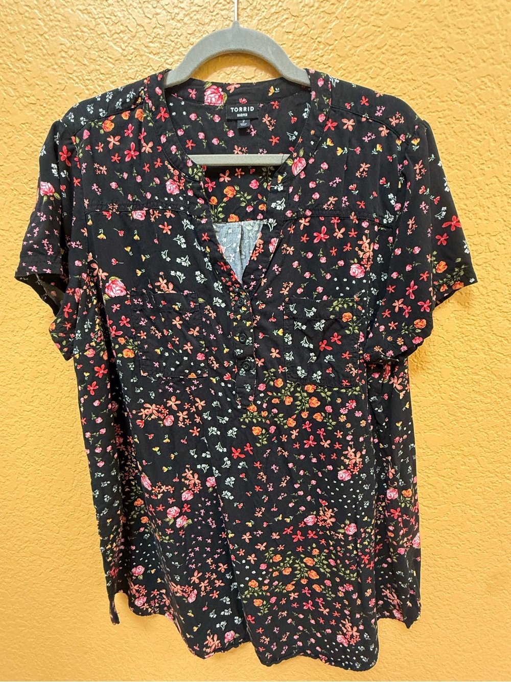 Torrid Black Floral Short Sleeve Henley Top - Plus Harper 2